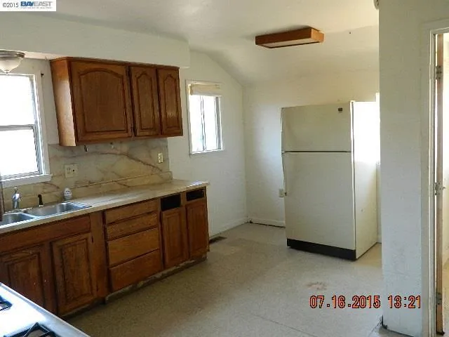 Kitchen Eat area