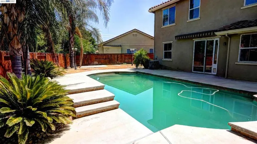 1681 Riverview Ave, Tracy, California 95377-8287