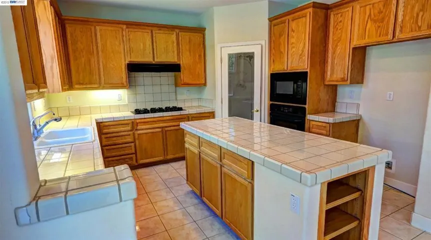 1681 Riverview Ave, Tracy, California 95377-8287