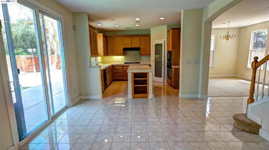 1681 Riverview Ave, Tracy, California 95377-8287