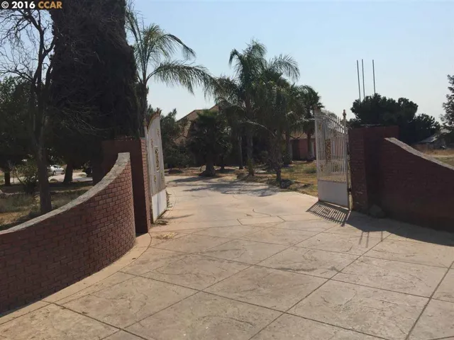 9886 S Mckinley Ave, French Camp, California 95231-9796