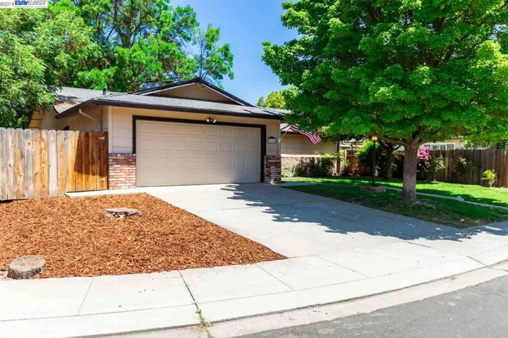 927 Lobos Ct, Manteca, California 95336