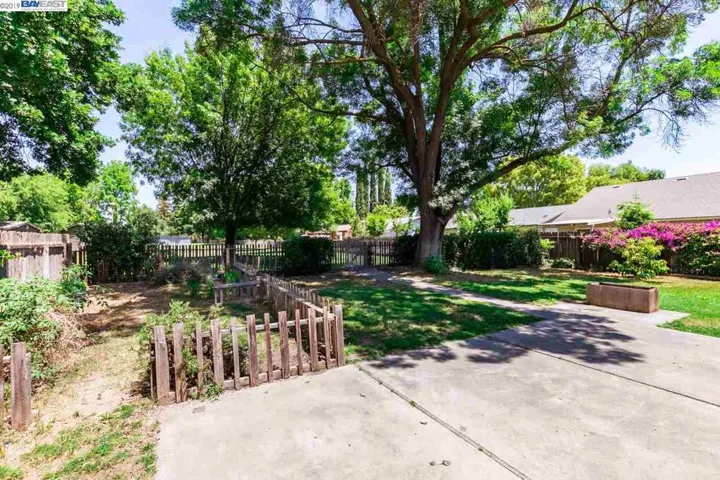 927 Lobos Ct, Manteca, California 95336