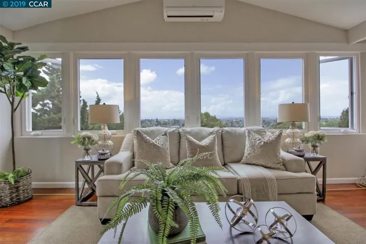 A million dollar view for $699000???