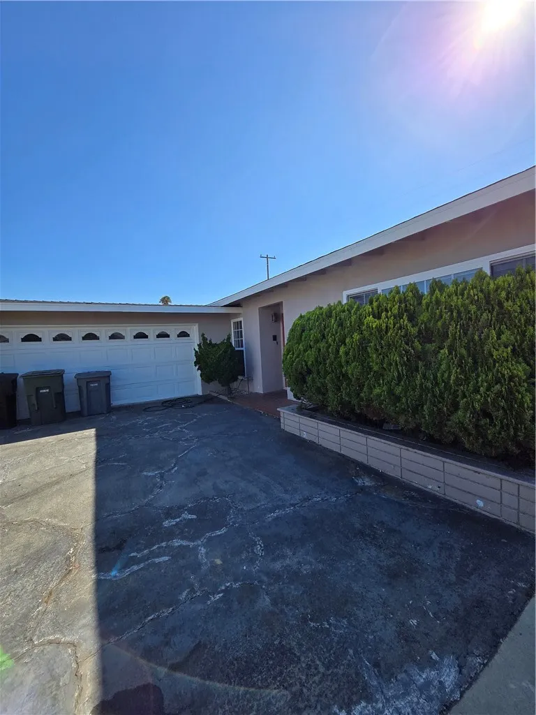 4814 Emerald Street, Torrance, California 90503 home-pic-0