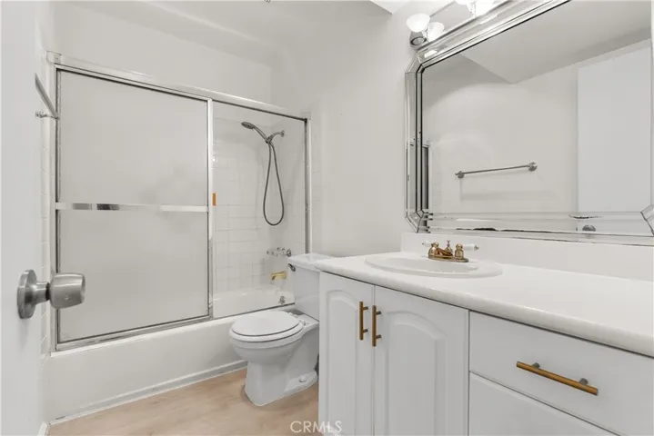 5320 Zelzah Avenue 316, Encino, California 91316