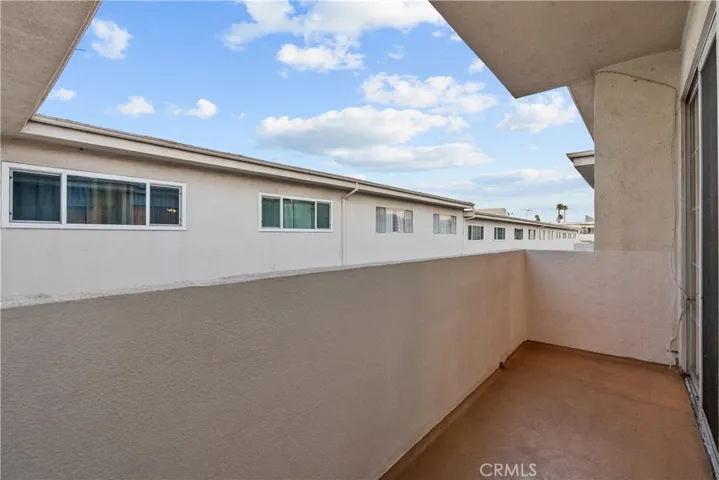 5320 Zelzah Avenue 316, Encino, California 91316