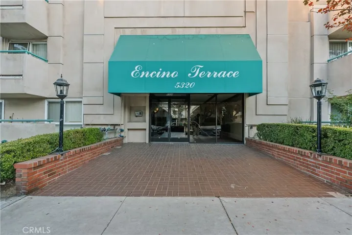 5320 Zelzah Avenue 316, Encino, California 91316