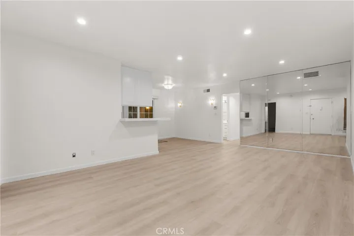 5320 Zelzah Avenue 316, Encino, California 91316