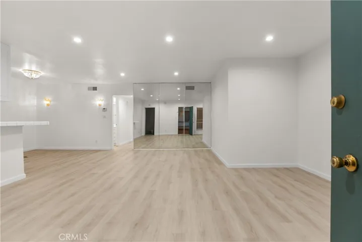 5320 Zelzah Avenue 316, Encino, California 91316