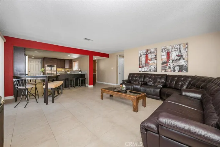 Showing the open view to the kitchen.