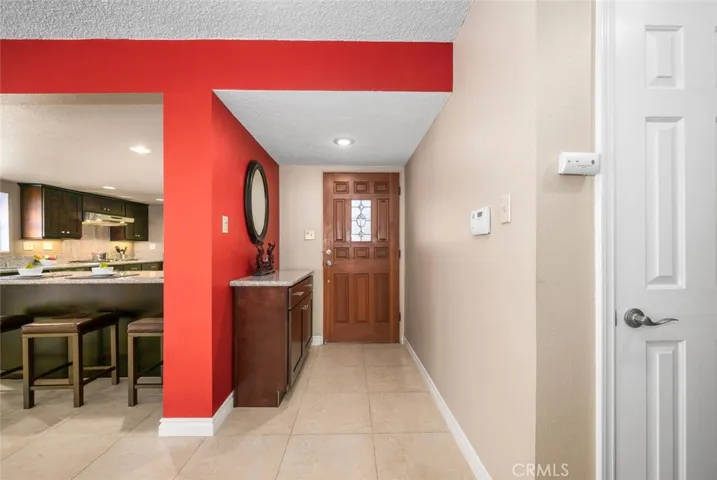 Interior entry way