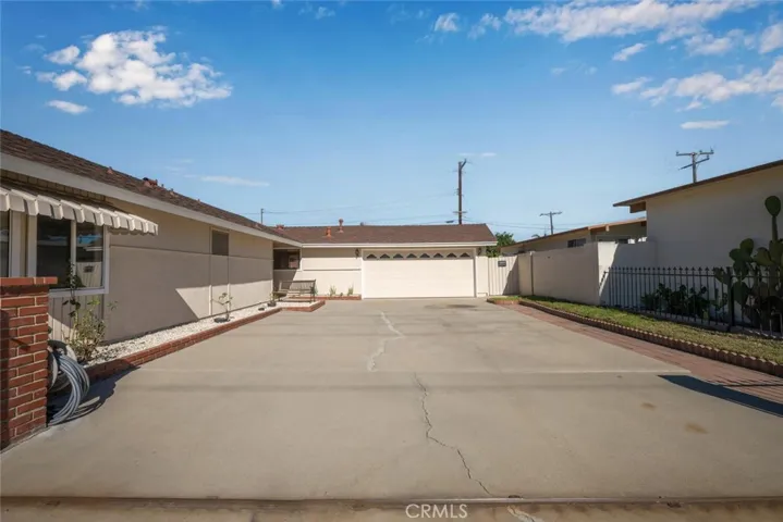 Full-fill your dreams and make a move to Orange Avenue.