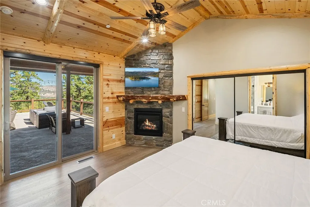 1658 Tuolumne Road, Big Bear City, California 92314 home-pic-59