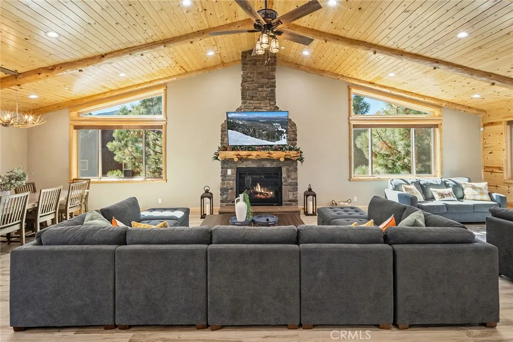1658 Tuolumne Road, Big Bear City, California 92314 home-pic-45