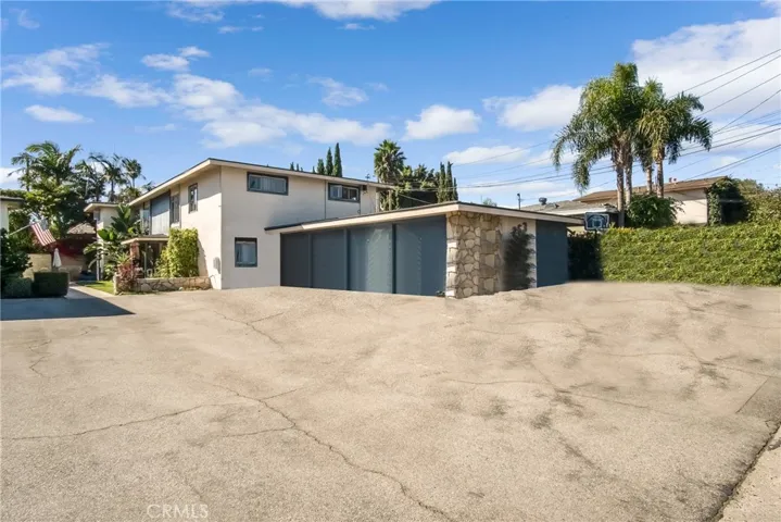 263 E 16th Place, Costa Mesa, California 92627