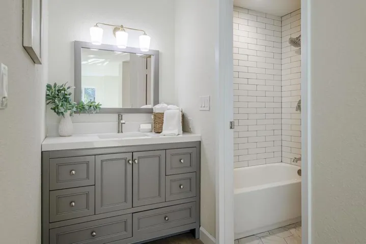 397 Half Moon Lane 12, Daly City, California 94015