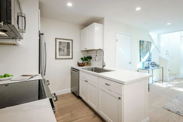 397 Half Moon Lane 12, Daly City, California 94015