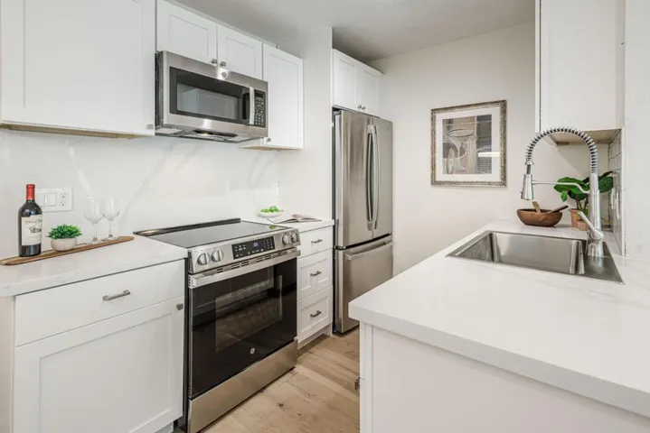 397 Half Moon Lane 12, Daly City, California 94015