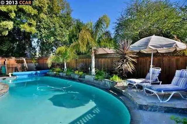 920 Notre Dame Ave, Concord, California 94518-2519