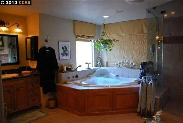 5662 Oakmont Ct, Discovery Bay, California 94505-1405