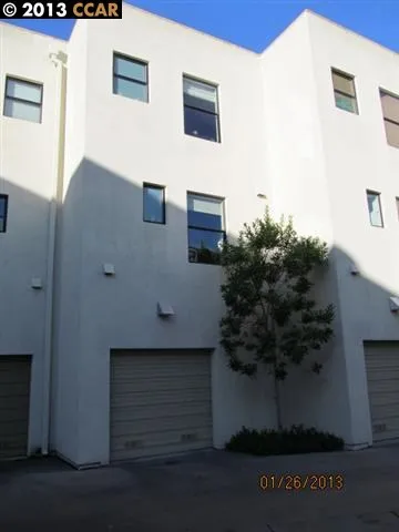 12 City Limits Cir, Emeryville, California 94608
