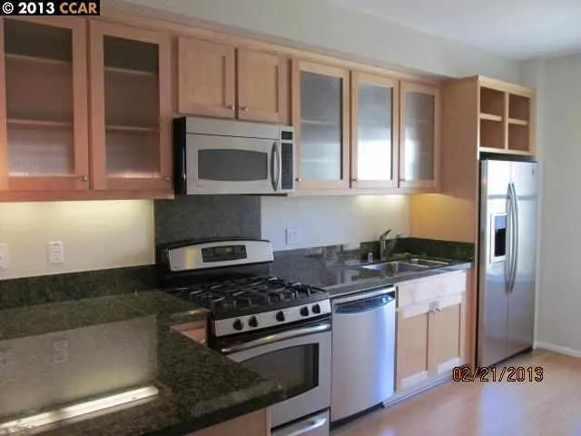12 City Limits Cir, Emeryville, California 94608