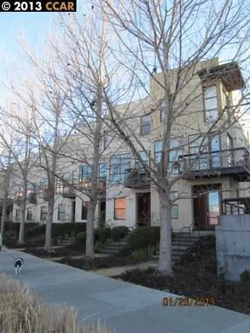 12 City Limits Cir, Emeryville, California 94608