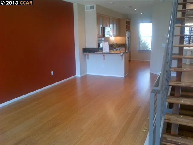 12 City Limits Cir, Emeryville, California 94608