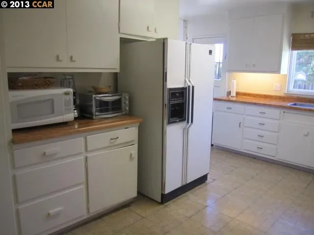 4275 Thompson Dr, Concord, California 94518-1853