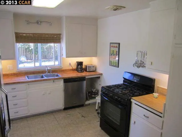 4275 Thompson Dr, Concord, California 94518-1853