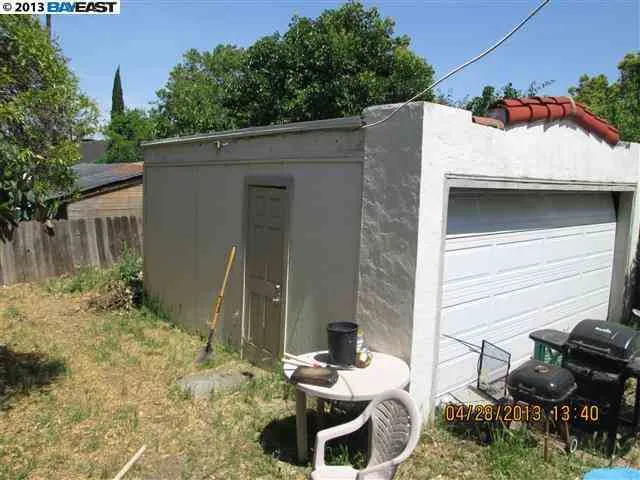 Detached 2 car Garage