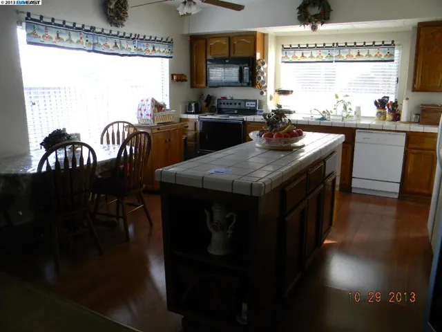 2660 Golden Springs Dr, Tracy, California 95376-0736