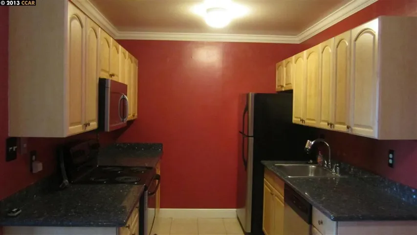 100 Kinross Dr 32, Walnut Creek, California 94598-2104