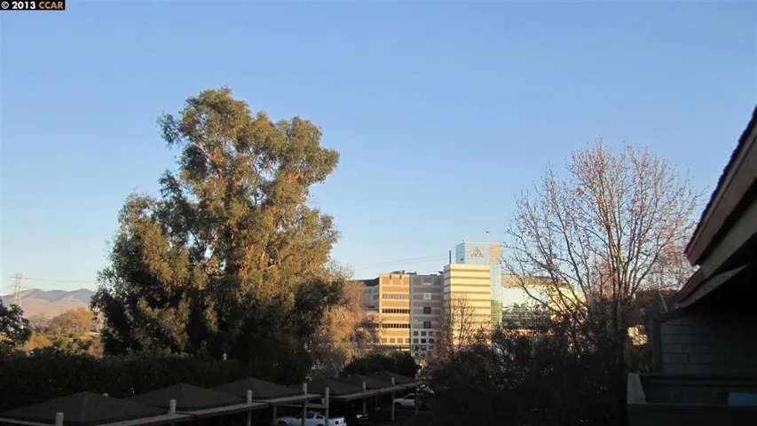 100 Kinross Dr 32, Walnut Creek, California 94598-2104