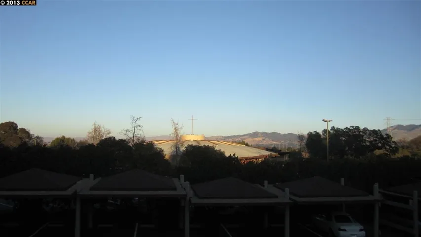 100 Kinross Dr 32, Walnut Creek, California 94598-2104