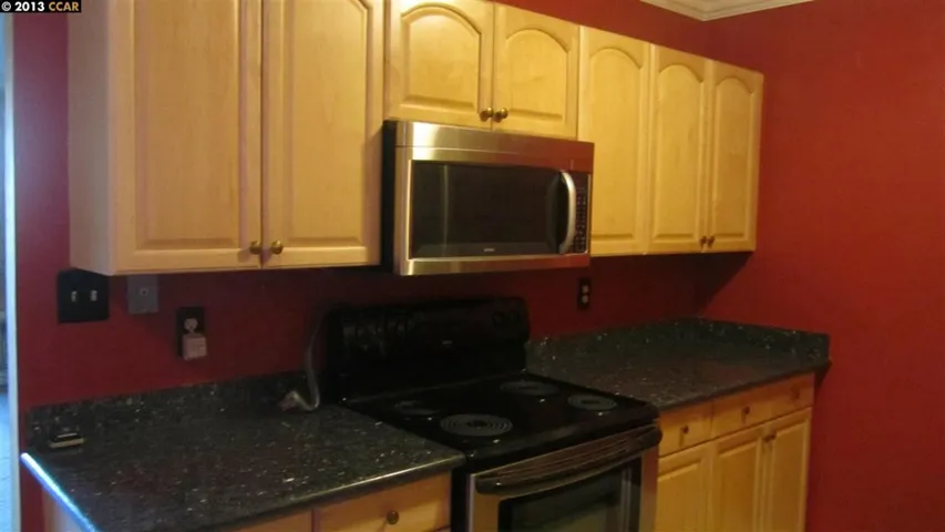 100 Kinross Dr 32, Walnut Creek, California 94598-2104