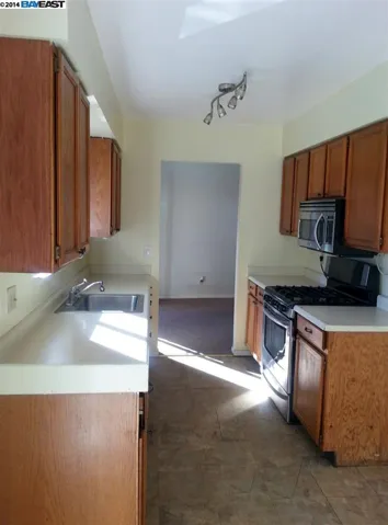 97 Doris Dr, Pleasant Hill, California 94523-2952