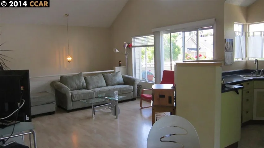 374 Porthole Ct, Hercules, California 94547-2029