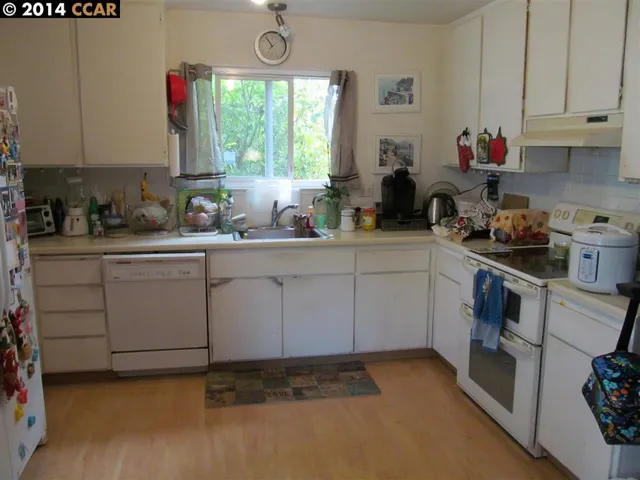 4030 Mozart Dr, Richmond, California 94803-2748