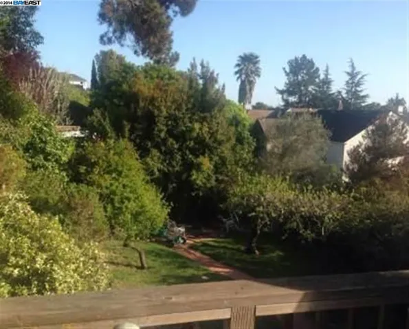 4114 Maple Ave, Oakland, California 94602-4045