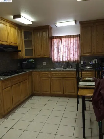 1226 92nd Ave, Oakland, California 94603-1320