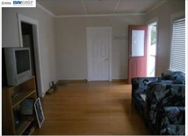 7201 Altura Place, Oakland, California 94605