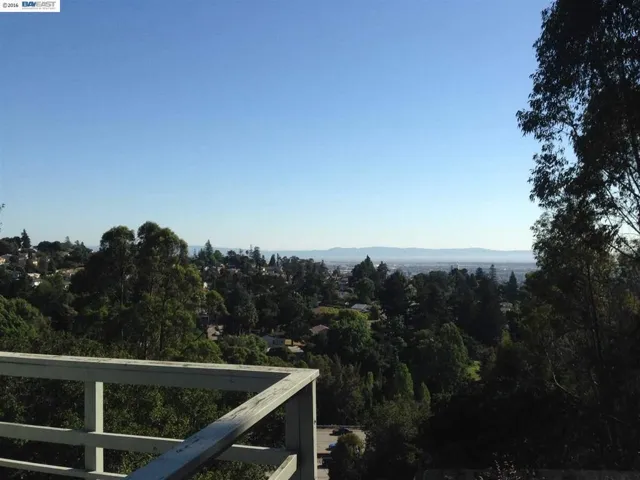 7201 Altura Place, Oakland, California 94605