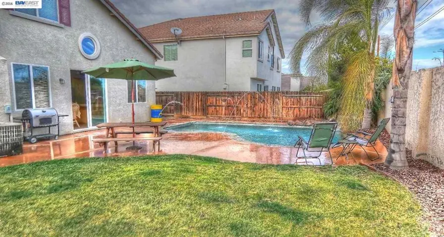 4220 Crepe Myrtle Ln, Tracy, California 95377