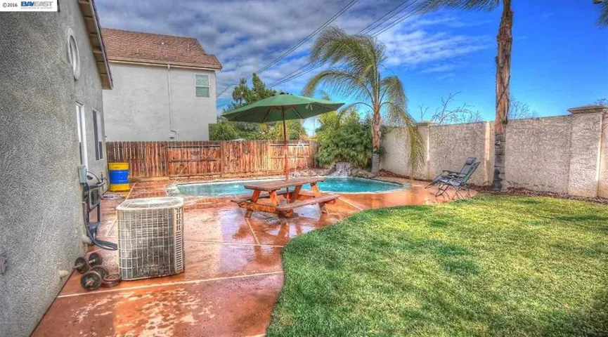 4220 Crepe Myrtle Ln, Tracy, California 95377