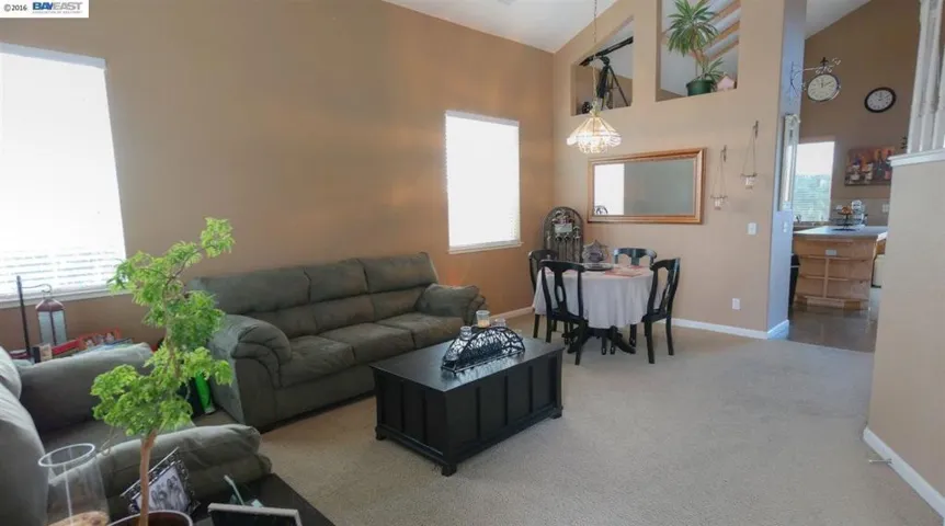 4220 Crepe Myrtle Ln, Tracy, California 95377