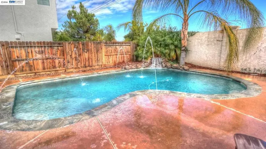 4220 Crepe Myrtle Ln, Tracy, California 95377