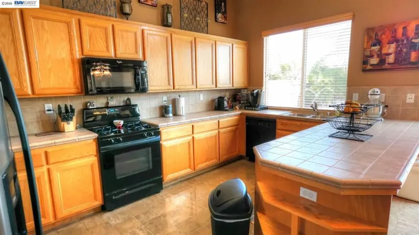 4220 Crepe Myrtle Ln, Tracy, California 95377