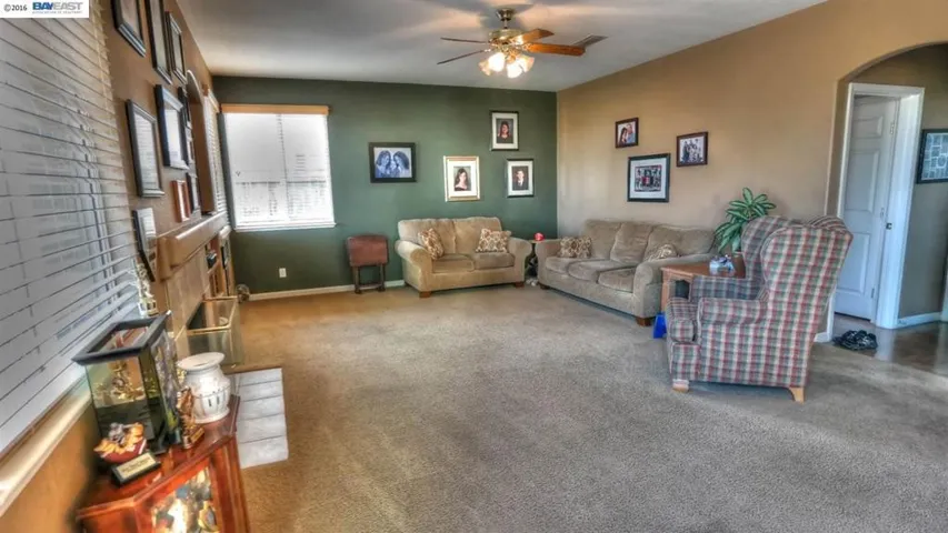 4220 Crepe Myrtle Ln, Tracy, California 95377